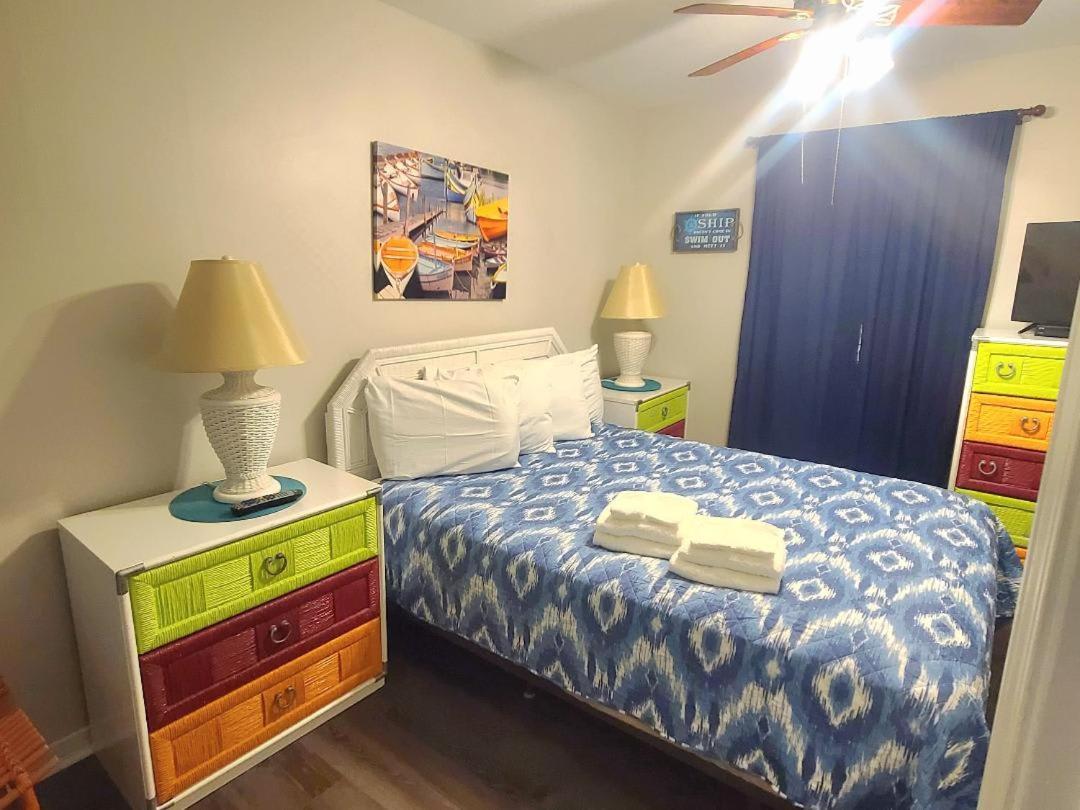Beautiful 3 Bedroom Beachfront Condo กัลฟ์ชอร์ส ภายนอก รูปภาพ